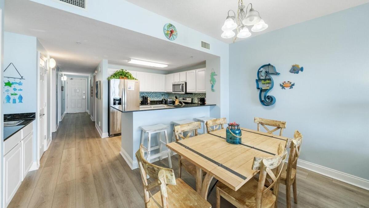 Calypso 206w Floor West Tower No Elevators Needed Apartment *